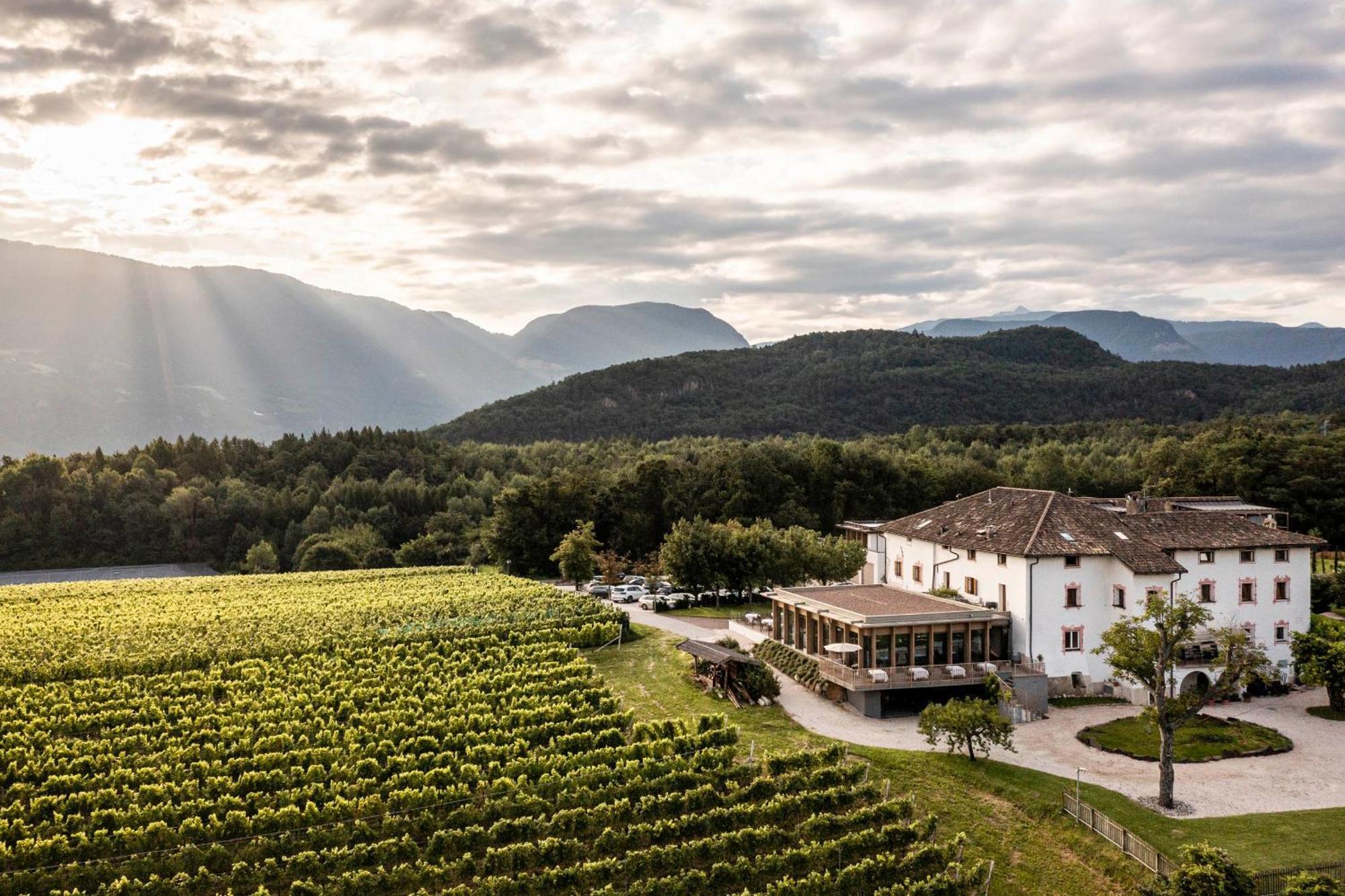 Hotel Ansitz Rungghof Appiano Sulla Strada Del Vino Exterior photo